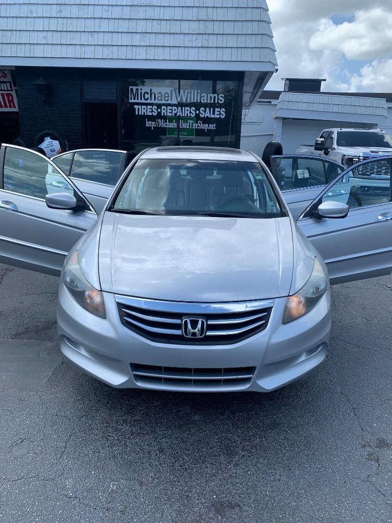 2012 Honda Accord EX-L V6's photo