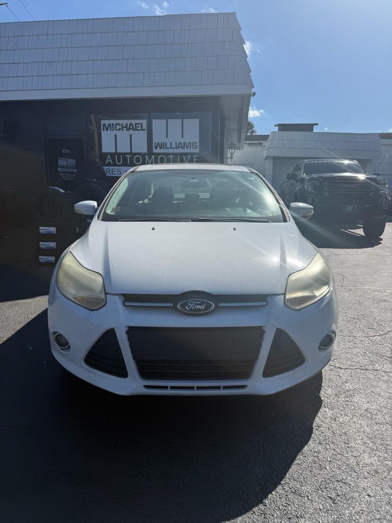 2014 Ford Focus Sedan SE's photo